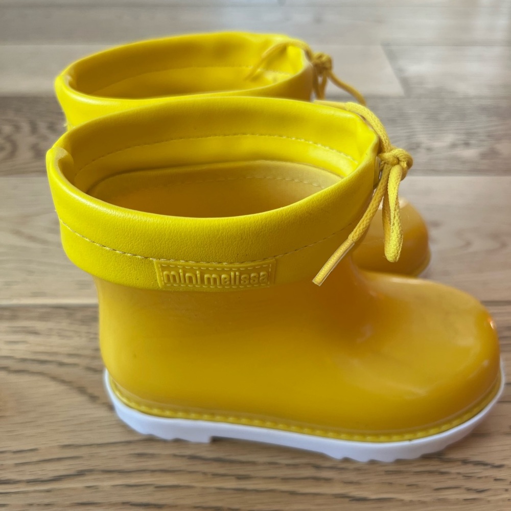 Mini Melissa kids yellow rain boots US size 9